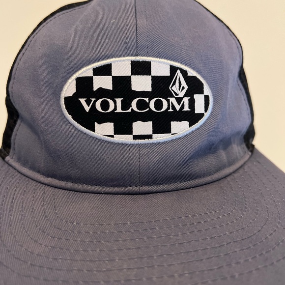 Volcom Charcoal and Black Cap - Picture 7 of 7